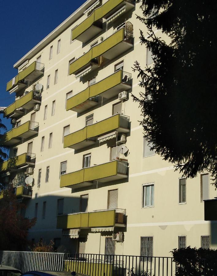 Spazioso Appartamento Parabiago Zewnętrze zdjęcie